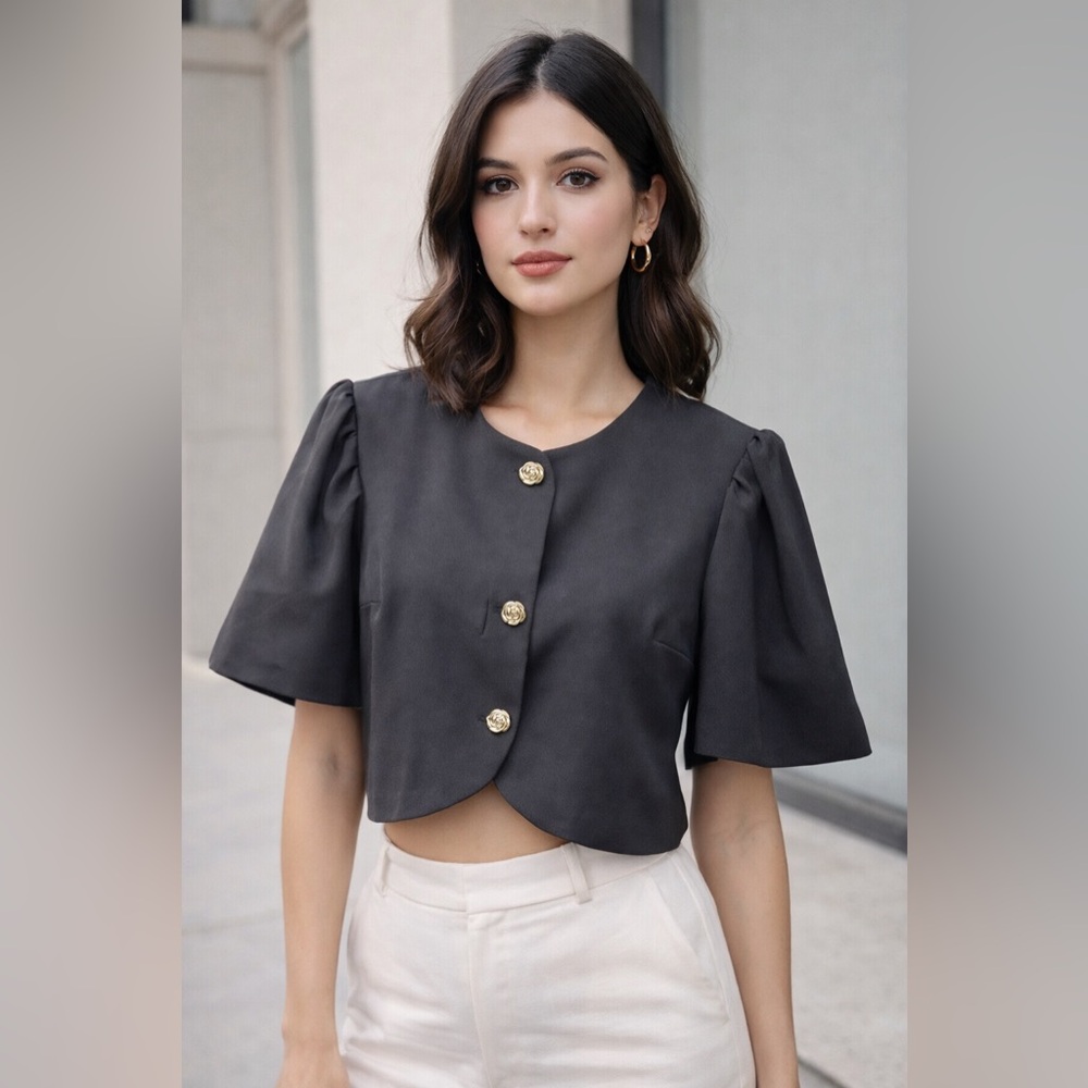 Chic Cropped Button-Up Blouse – Elegant Puff Sleeve Top - Made in Italy